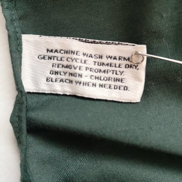 Van Heusen Men's Size 17.5 Dark Green Wrinkle Free Button Front & Cuffs Shirt - Picture 4 of 5